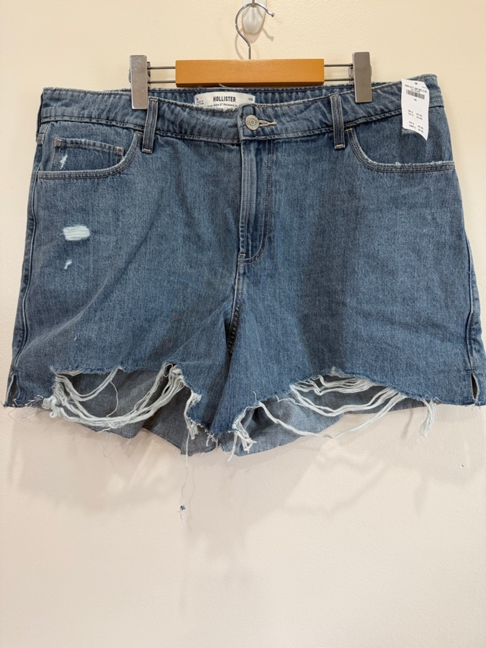 🆕 NWT Hollister Distressed High-Rise 5” Relaxed Denim Shorts - Medium Blue